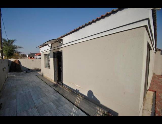 3 BEDROOM HOUSE FOR SALE IN VOSLOORUS
